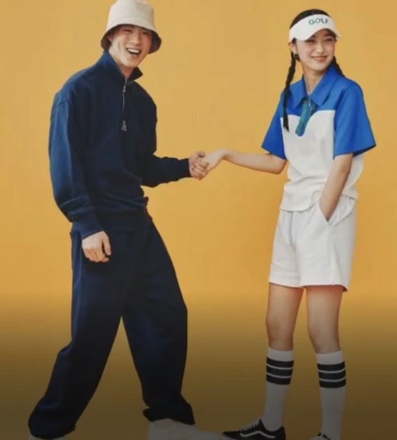 couple arrival image